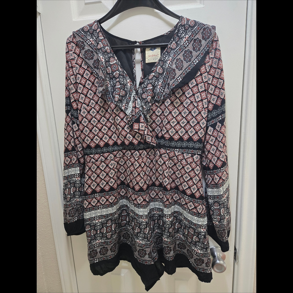 Wild Blue Sadie Robertson Black Red Bohemian Patterned Romper Women's Size Large